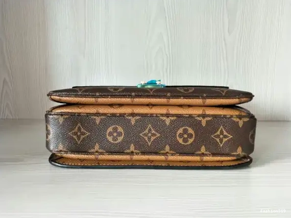 POCHETTE Vuitton METIS Louis 0322